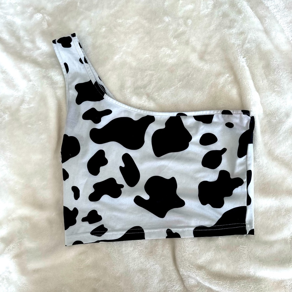 Cow Print One Shoulder Crop Top 😍